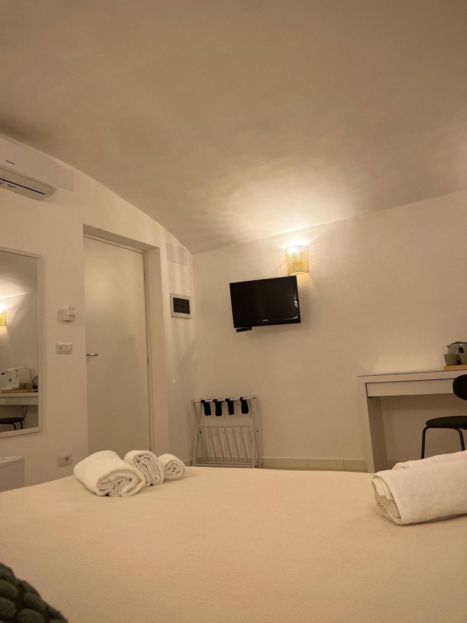 Badri Hotel Bari Eksteriør billede