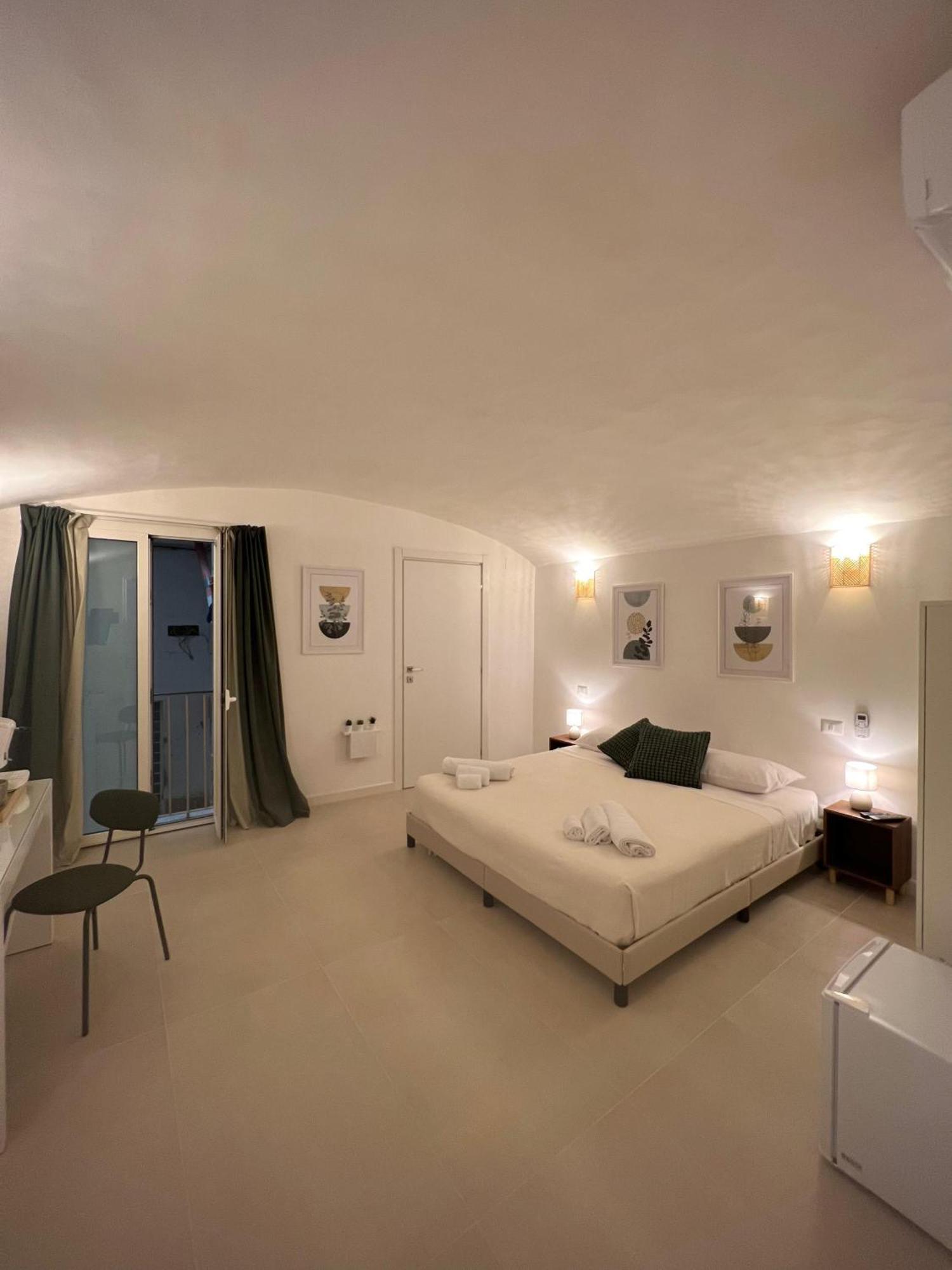 Badri Hotel Bari Eksteriør billede